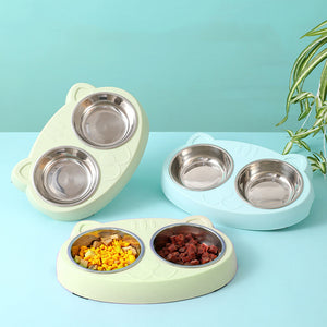 Elevated feeding station for pets
