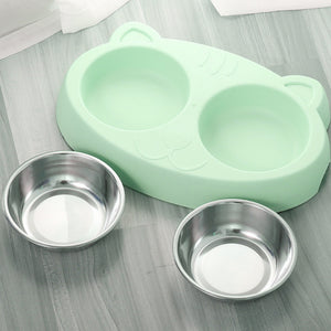 Non-slip pet feeding station